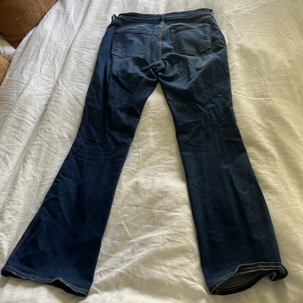 Old Navy Micro Flare Jeans Dark Wash - Picture 5 of 6